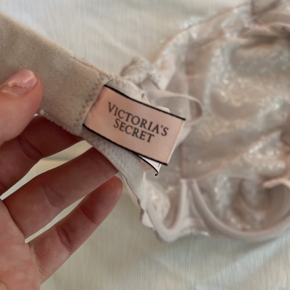 Victoria's Secret VS Dream Angels Lace High Neck Demi Silver Bralette 34C - Picture 5 of 6